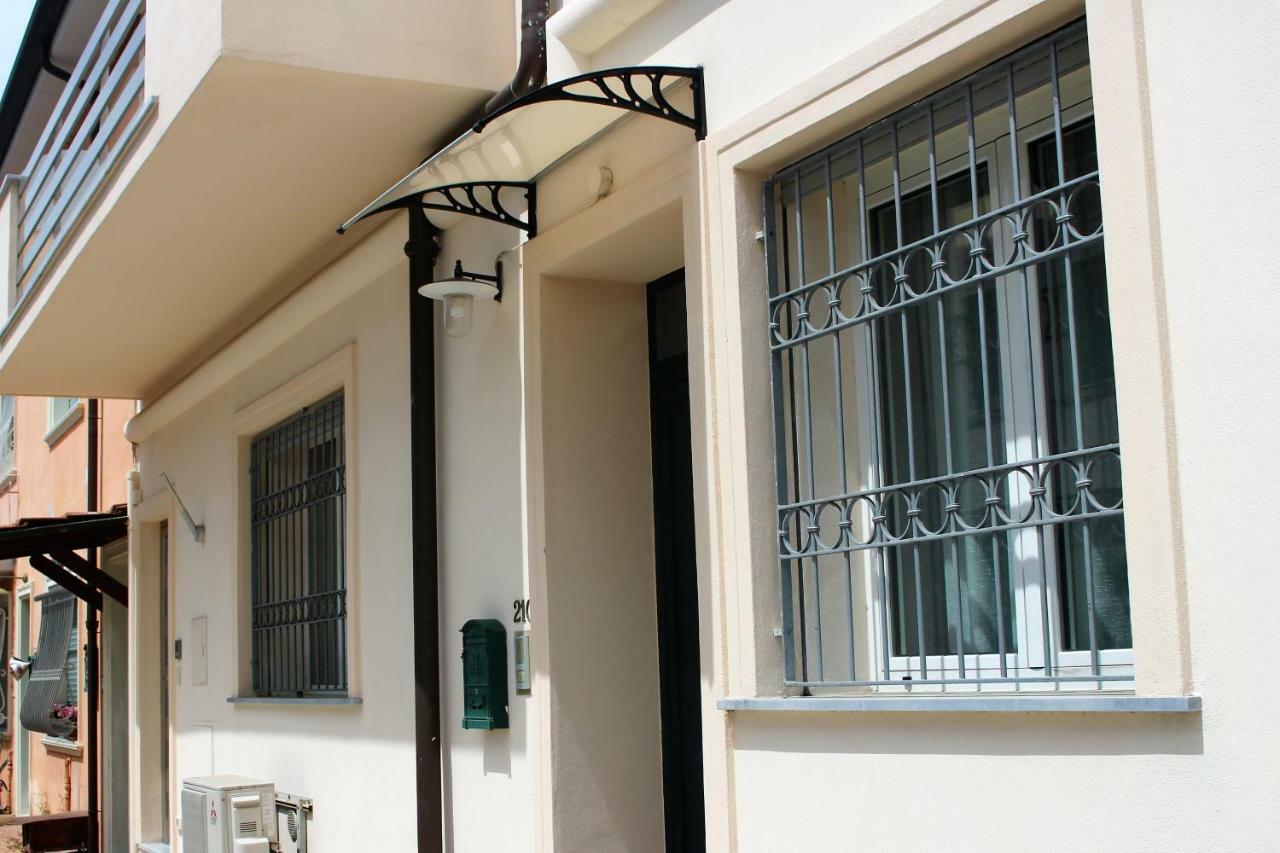 Casa Lu' Villa Viareggio Exterior photo